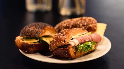 Stand food service and delivery service Stand food service and delivery service